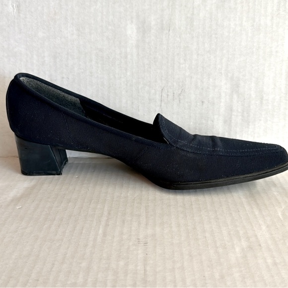 Vtg Stuart Weitzman-Square toe loafers in navy blue with 1.5”heel.Size 9.5 - Picture 2 of 7